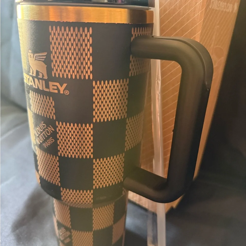 New Stanley 40oz Laser LEngravedV Checkered Travel Mug - Black and Gold - Picture 5 of 8